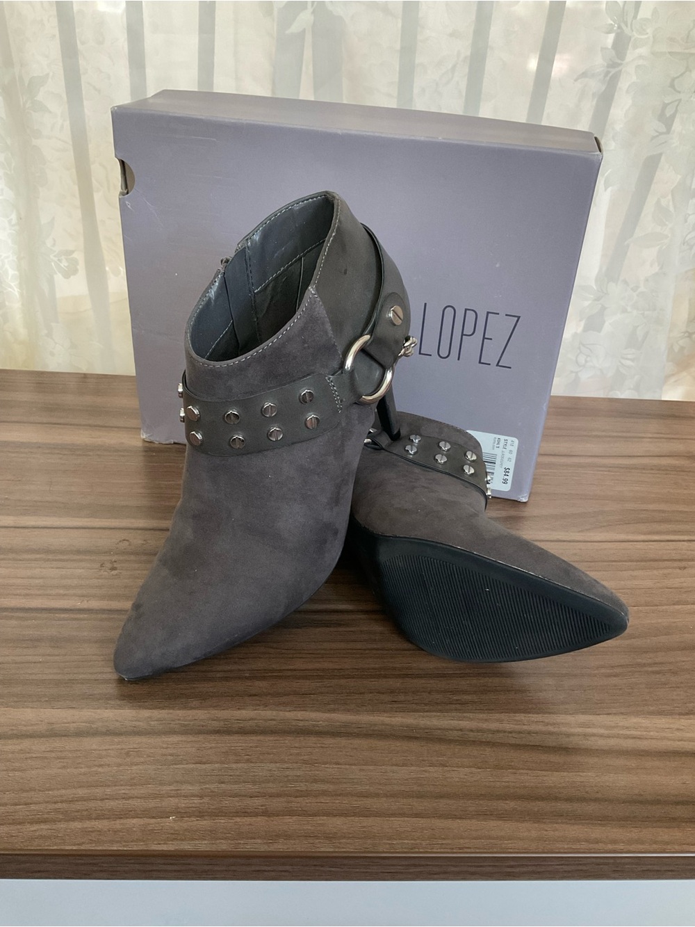 Jennifer Lopez Rosie Grey Studded Chain Ankle Booties Heels Size 8 - Picture 6 of 6